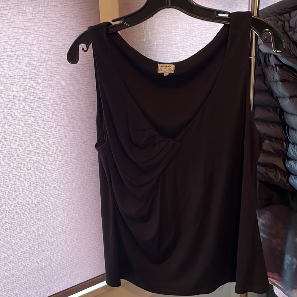 ARMANI COLLEZIONI black Sleeveless black top with ruching on right side